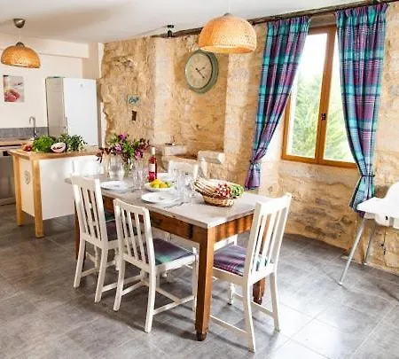 Thyme Cottage, Mas Sarrat * Lherm (Lot)